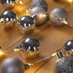 Casaria Kerstboomverlichting/ Feestverlichting/ Kerstverlichting - met Kerstballen - 40 LED - 2 m - Zilver